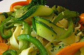Easy fresh pasta Recipes ideas for Busy Moms - Fresh Pasta with Crunchy Vegetables Recipe Easy Healthy pasta Recipes for Busy Moms - Fresh Pasta with Crunchy Vegetables Recipe