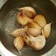 peel-garlic-cloves-04