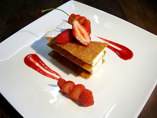 http://www.eatwell101.com/wp-content/uploads/2012/07/food-plate-presentation.jpg