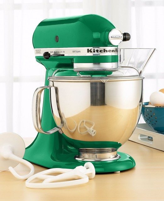 http://www.eatwell101.com/wp-content/uploads/2013/01/Emerald-Green-Kitchen-Accessories.jpg