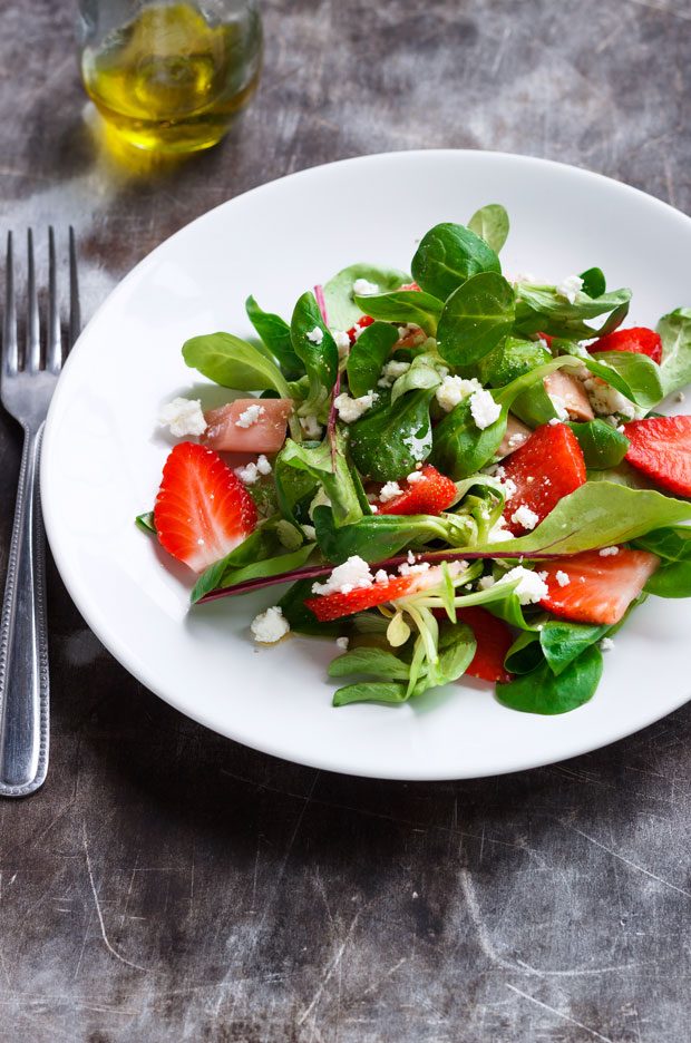 Strawberry Salad Recipe with Lamb Lettuce and Feta
