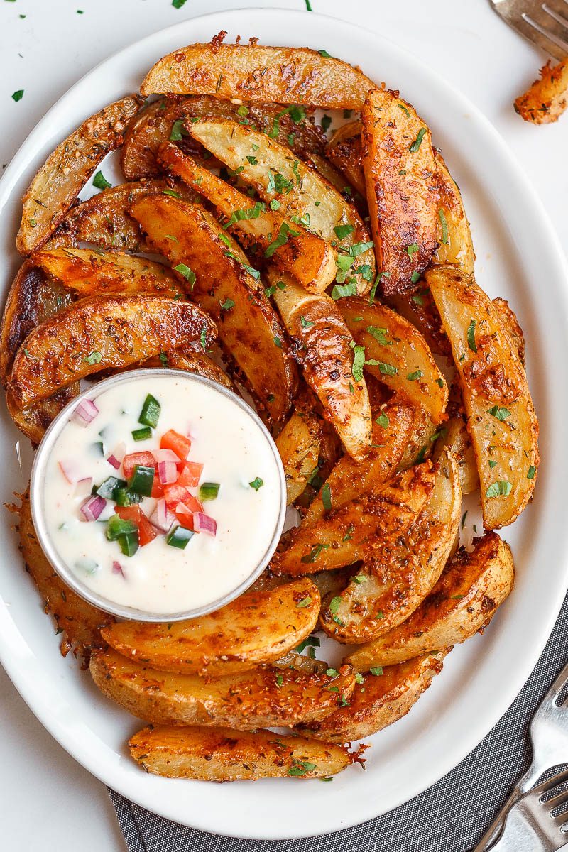 Baked Garlic Parmesan Potato Wedges Recipe — Eatwell101