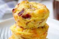 Cheesy Bacon Egg Muffins - Low in carbs and high in protein - The perfect make-ahead breakfast for on the go.