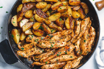 Garlic Butter Chicken and Potatoes Skillet - One skillet. Amazing flavors. This chicken recipe is pretty much the easiest and tastiest dinner for any weeknight!