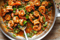 Spicy Shrimp and Green Peppers Skillet - Super quick and easy to make and loaded with flavor!