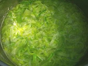 Homemade Vichyssoise Verrine Recipe — Cold Soup Vichyssoise