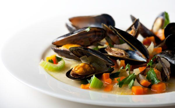 How to Cook Fresh Mussels and Clams - How to Steam Mussels - Cooking Fresh Mussels