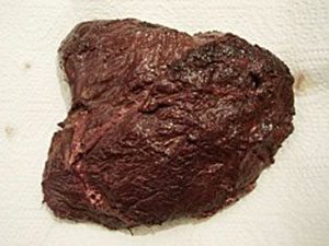 Red Wine Marinated with Beef - Easy Steak Marinades
