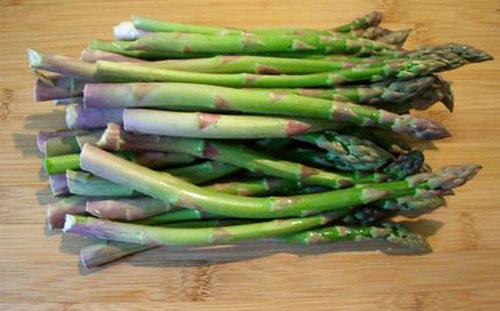 How to Peel and Bunch Asparagus for Cooking image