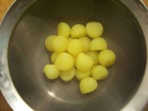 potato side dishes for steak - potato noisettes recipe image