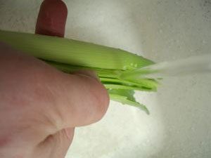 learn how to slice leeks - slices julienned leeks image