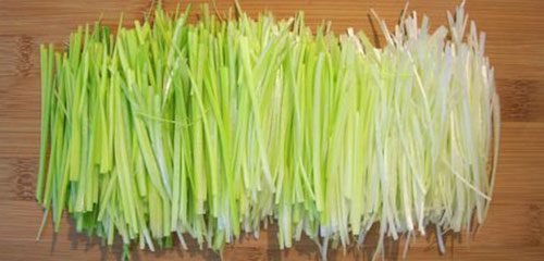 learn to cut and trim leeks slices in julienne
