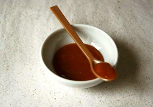 learn to make easy caramel sauce for dessert image