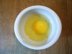 poaching eggs recipe image