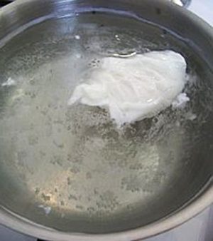 easy ways to cook poached eggs image