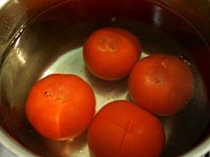 learn to peel tomatoes - how to blanch tomatoes image