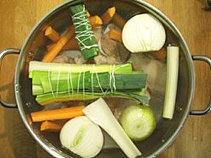 learn how to make veal stock with vegetable image