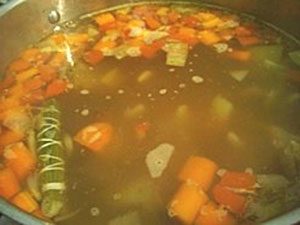 learn to make light brown veal stock with photos image