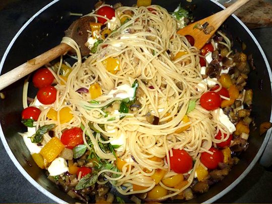 Spaghetti Vegetable Stir-Fry - Easy Vegetarian Spaghetti ...