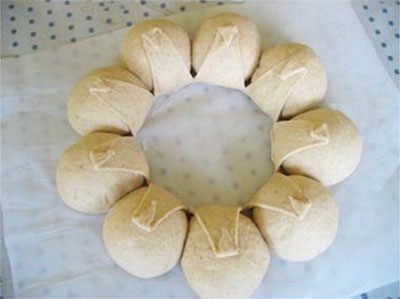 Easy bread ring recipe image