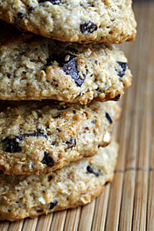 Oatmeal Chocolate Chips Cookies - #recipe by #eatwell101 - https://www.eatwell101.com/chocolate-chips-oatmeal-cookies