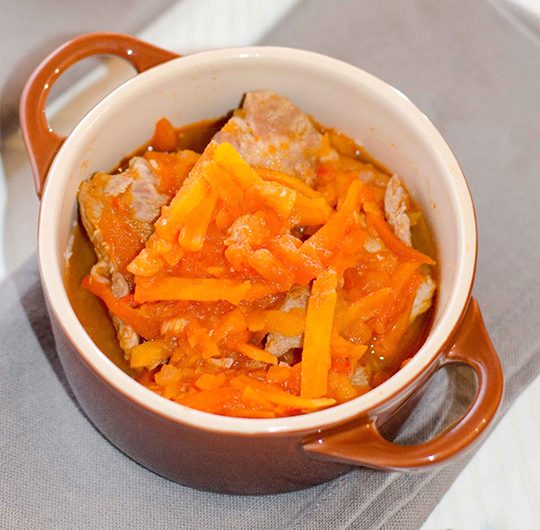 Stir-Fried Pork With Peppers and Carrots