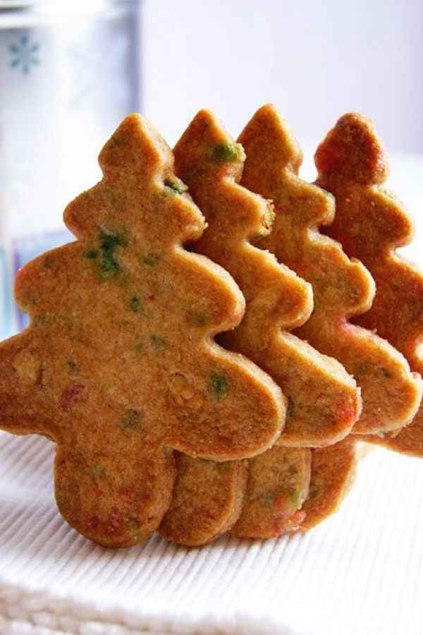 Christmas Tree Cookies - #recipe by #eatwell101 - https://www.eatwell101.com/christmas-cookies-recipe-easy-christmas-cookies