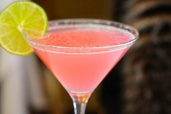 How Do You Make a Cosmopolitan Cocktail?