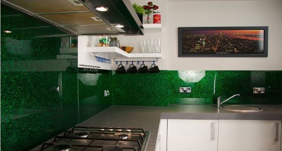 green kitchen backsplash photo