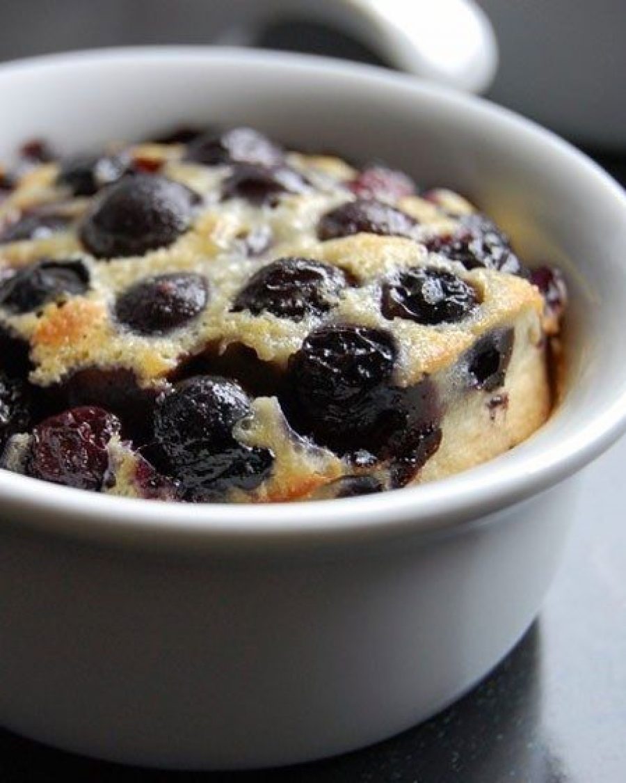 Blueberry Clafoutis - #recipe by #eatwell101 - https://www.eatwell101.com/clafoutis-recipe
