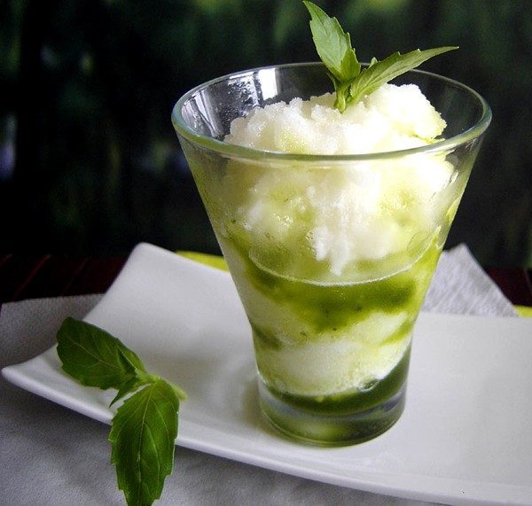 Sorbet-Lemon-recipe-Sorbet-Lemon-juice-and-fresh-basil-recipe1-e1322704025103