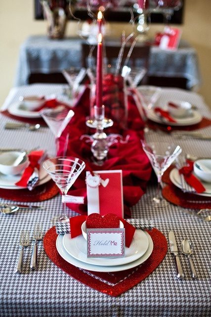 romantic-valentines-day-table-settings-13