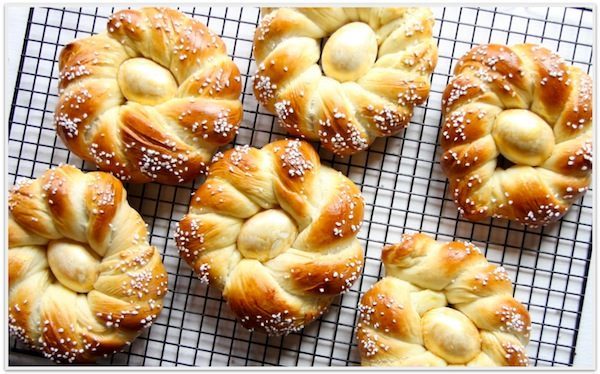 easter breakfast bread image