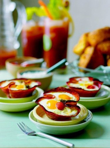 easter brunch Baked Eggs in ham cups