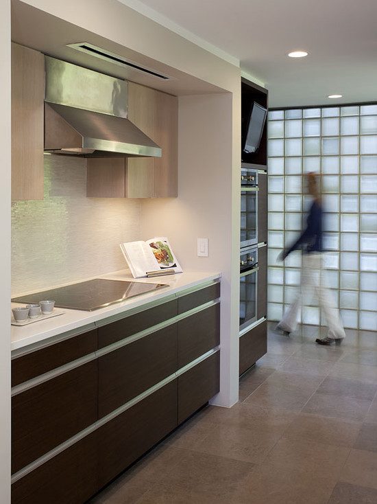 glass-block-kitchen-natural-light