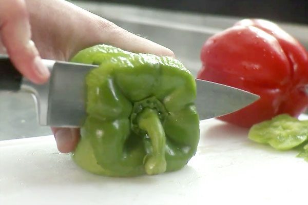 how-to-cut-sweet-peppers-03