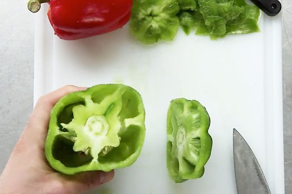 how-to-cut-sweet-peppers-05