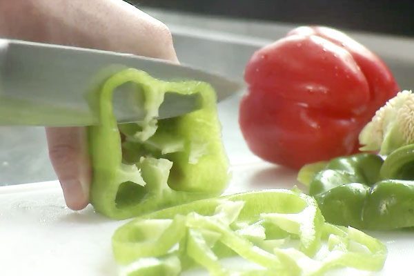 how-to-cut-sweet-peppers-06