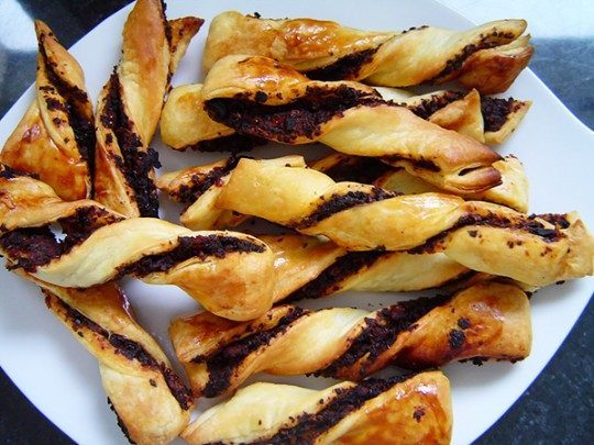 olive tomato puff pastry appetizers recipe