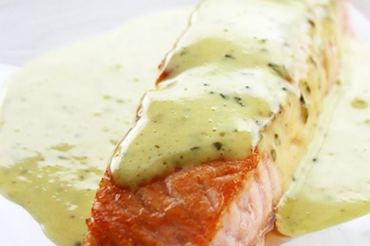 Grilled Salmon with Mint & Basil Sauce