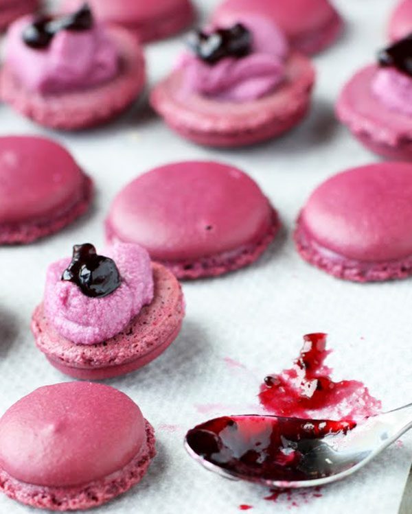 black currant macaroons
