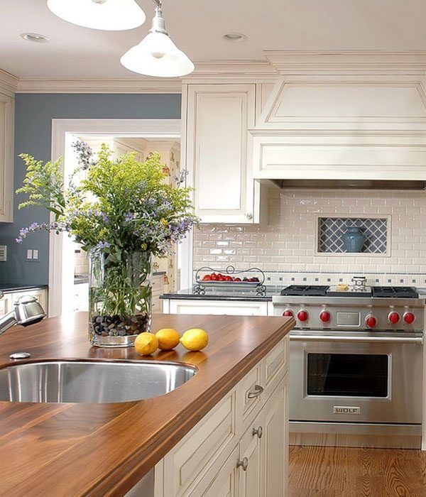 Bringing Nature in the Kitchen: Nature Inspired Flower Arrangements