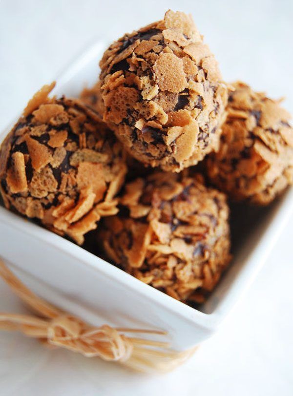 A Spring Picnic at Sunset: 5 Dark Chocolate Bites