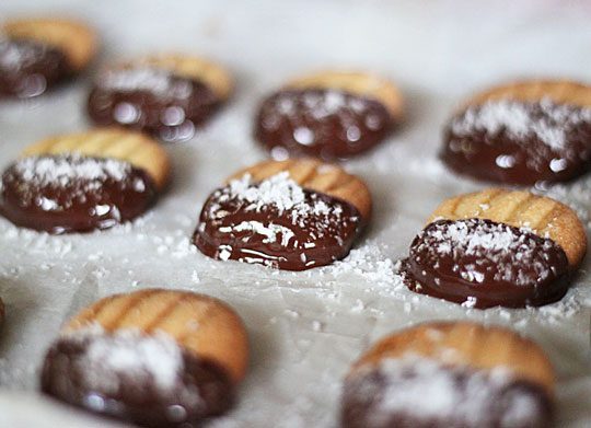 chocolate dipped cookies recipe