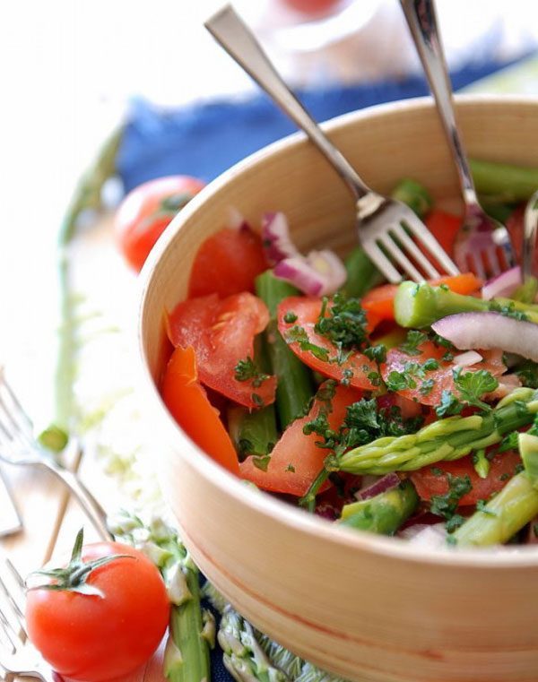 Spring Asparagus Tomato Salad