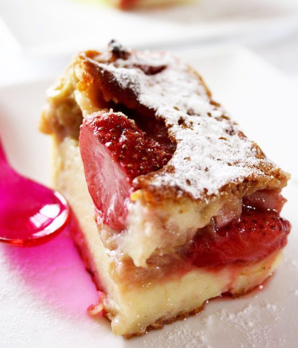 Rhubarb Strawberries Pudding Cake