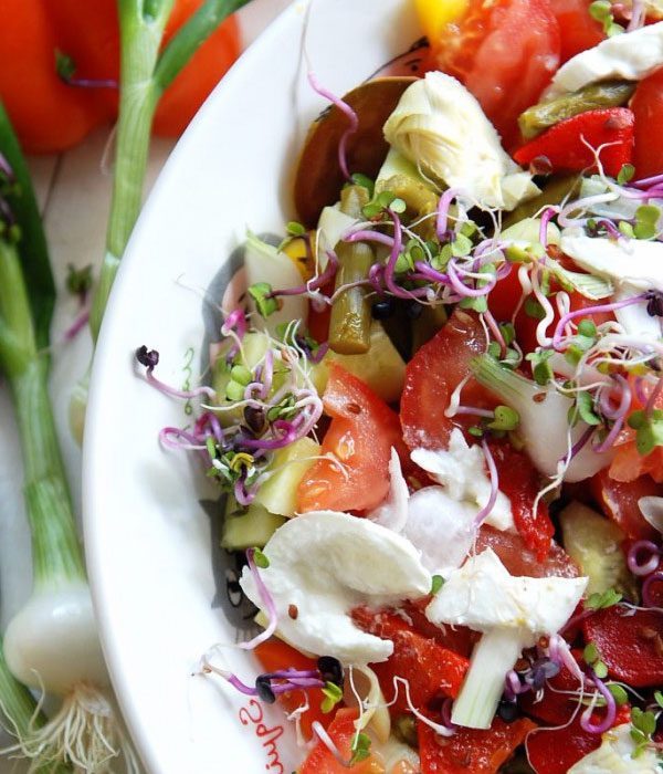 Mix Salad with Asparagus,Tomatoes, Mozzarella…