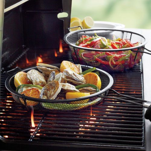 https://www.eatwell101.com/wp-content/uploads/2013/06/Favorite-Grilling-Tools.jpg