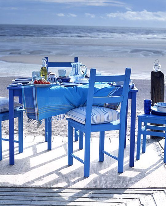 blue coastal table decor