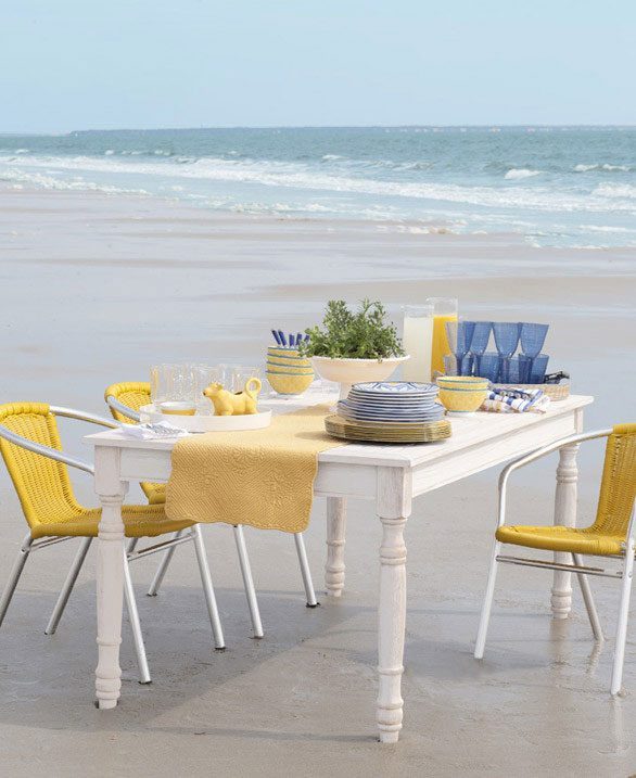 Coastal tablescapes - coastal dinner inspiration